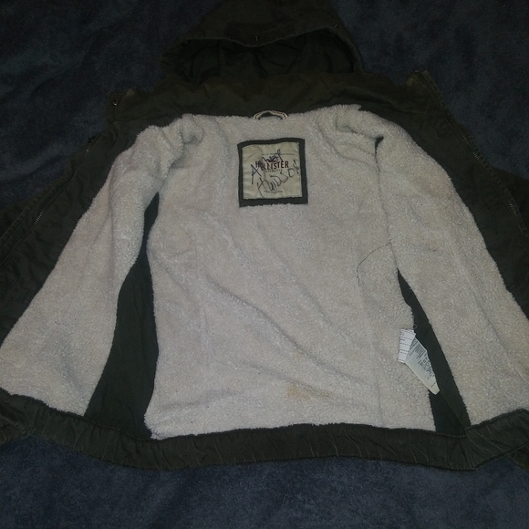 Hollister army green coat. - Picture 4 of 7